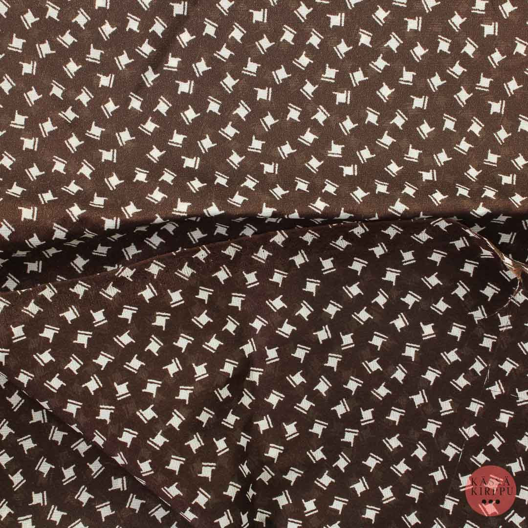 Ruskeavalkoinen Kuviollinen tekokuitu - Pala