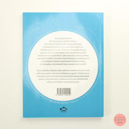 Nuriya Khegay: Suloinen Sammakkomyssy ja muita neulottuja eläinasusteita