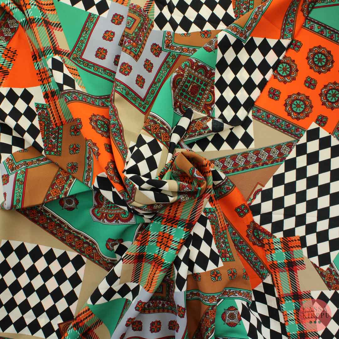 Monivärinen kuviollinen Vaatetuskangas - Pala