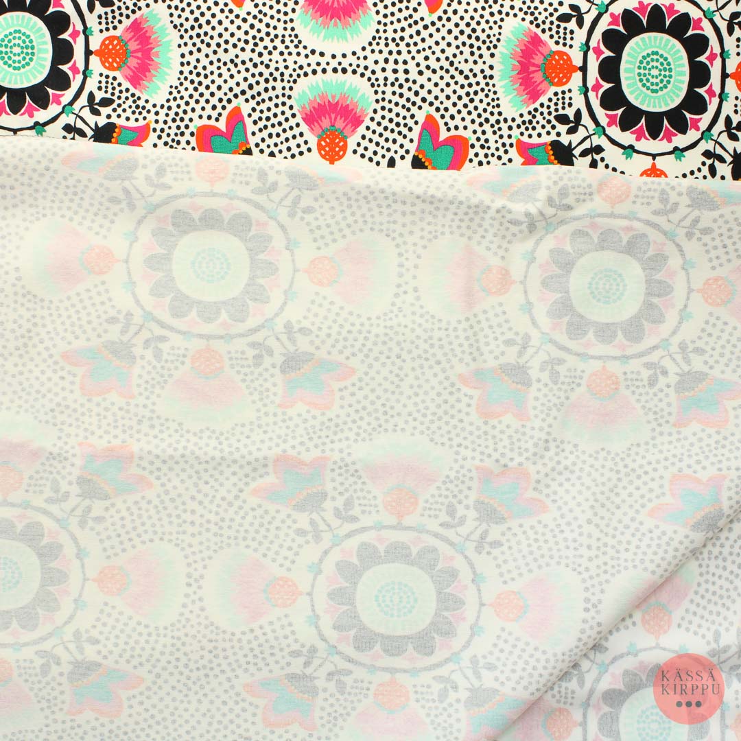 Värikäs valkopohjainen kukka Trikoo - Pala