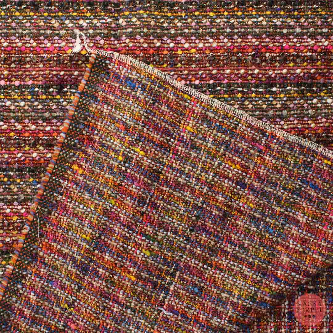 Monivärinen eläväpintainen Sisustuskangas - Pala