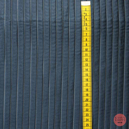 Sinivalkoinen vakoraitainen Tikkikangas - Pala