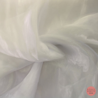 Valkoinen hohtava tekokuitu - Pala