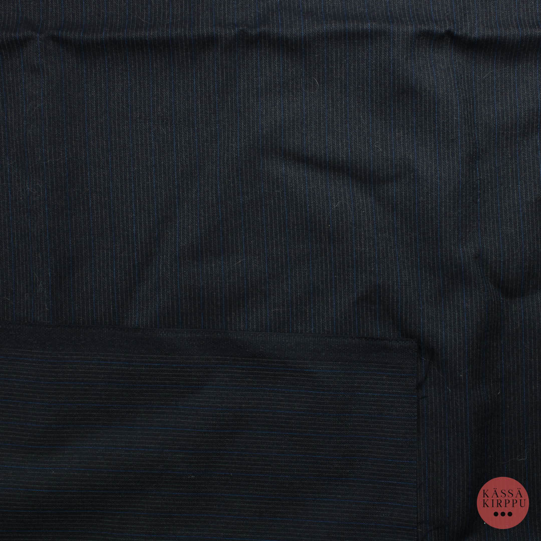 Tummansininen pystyraidallinen Villakangas - Pala