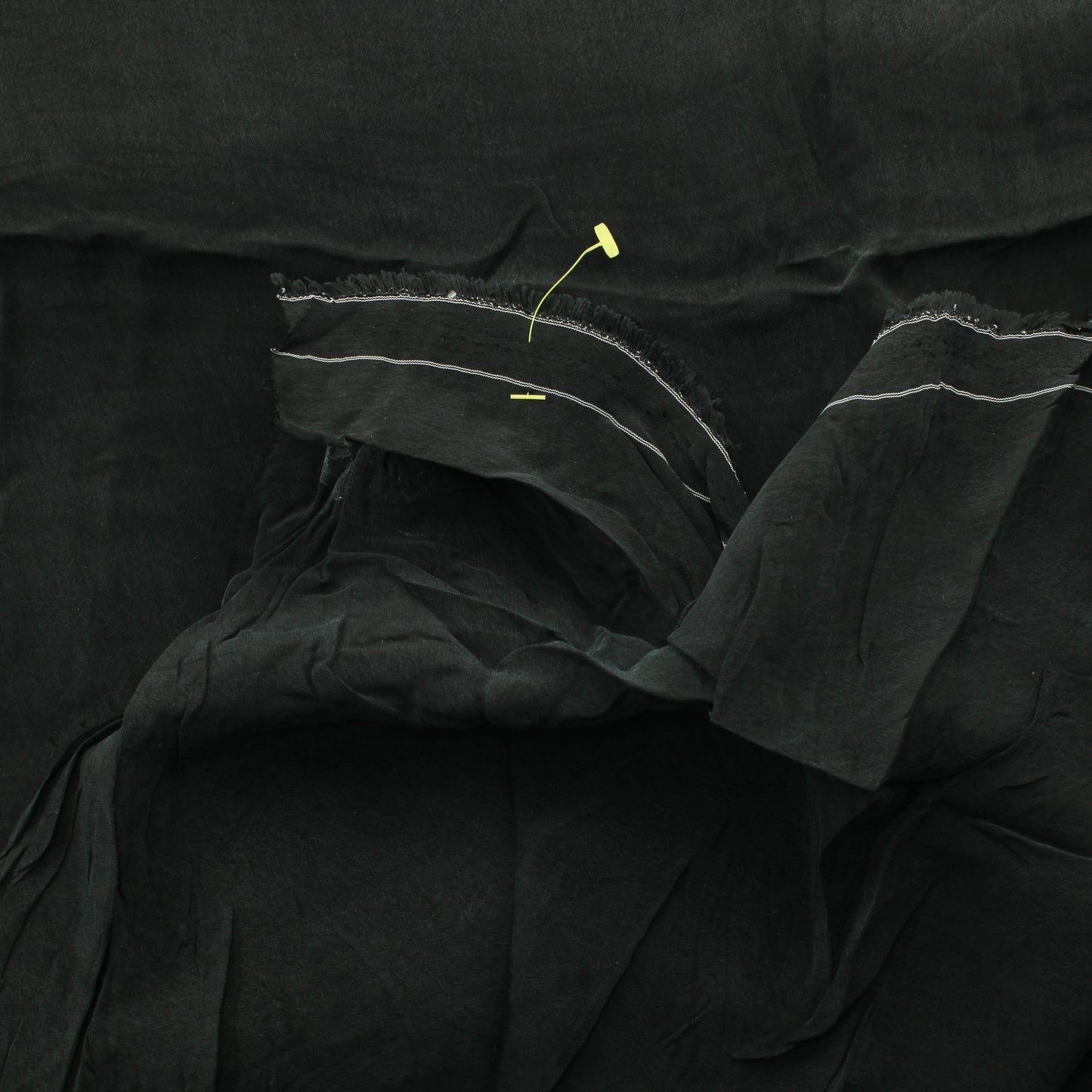 Voglia Hohtava mustahko Vaatetuskangas - Pala